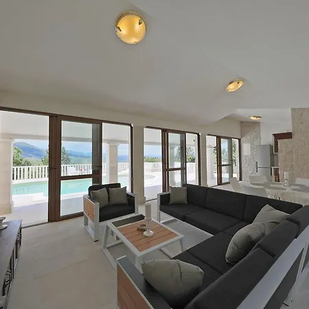 Croatica Villa Drinovci
