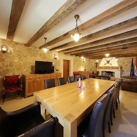 Croatica Villa *