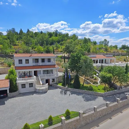 Croatica Villa Drinovci