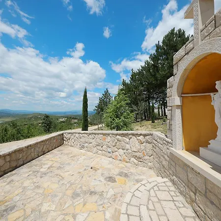 Croatica Villa *